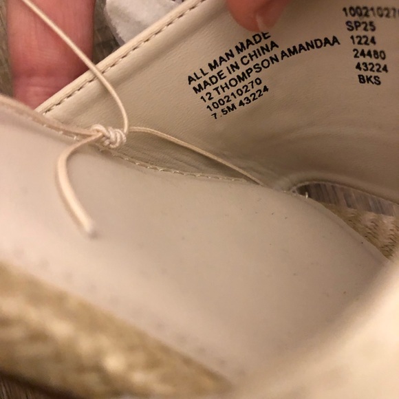 Thompson Cream Ruffle Sandals - Picture 5 of 6